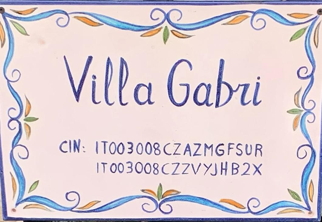villagabri1e2arona-casavacanze.com